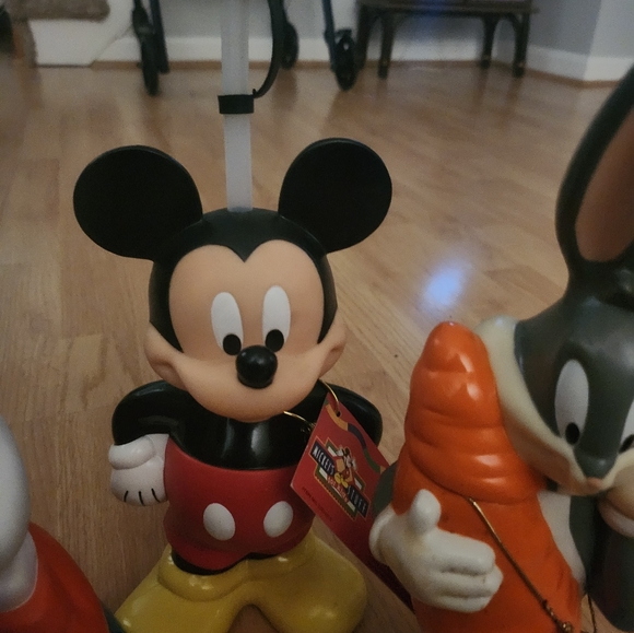 Set of 3 Disney sippers, 9, 10 and 11 in. Mickey, Bugs and Goofy. NEW - Picture 3 of 6
